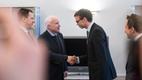 Senaator John McCain ja välisminister Sven Mikser 2016. aasta detsembris Tallinnas Stenbocki majas.