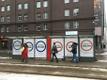 EESTI 200 reklaamplakatid Hobujaama trammipeatuses.