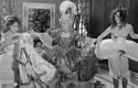Lastelavastus, autor Jekaterina Borissova, lavastaja Virve Koppel, kunstnik Liina Pihlak: Peretütar - Carmen Uibukant [Mikiver], Võõrasema - Ines Aru, Peretütar - Viire Valdma. 1987