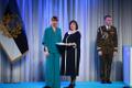 President Kersti Kaljulaid andis üle riiklikud teenetemärgid. Marina Sidorova – ämmaemand ja kriisiabi korraldaja.