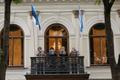 Tallinna trompetikoor esineb linnavolikogu rõdul