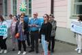 Пикет перед Рийгикогу против программы развития муниципальной системы образования Нарвы.