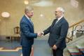 Министр юстиции Калле Лаанет в Кадриорге у президента Алара Кариса.