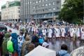 Шествие участников Праздника песни и танца по Таллинну.