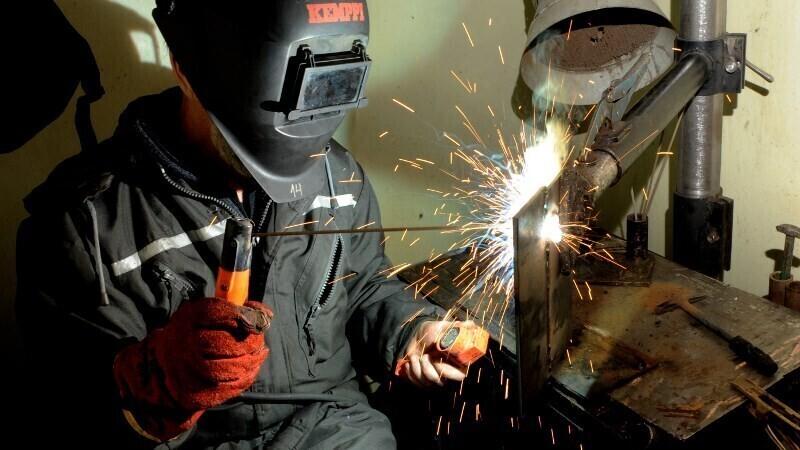 Профессия сварщика сейчас востребована