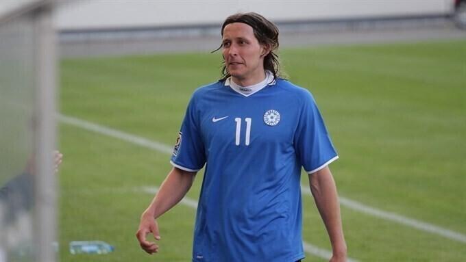 Владимир Воскобойников в футболке сборной Эстонии.