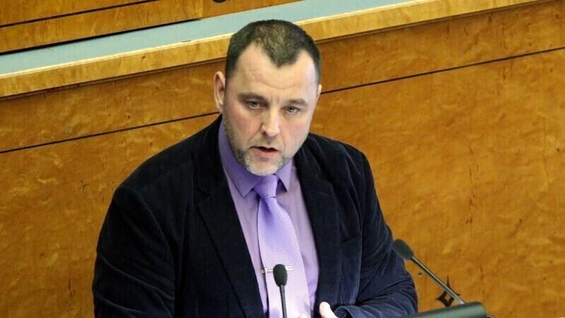 Министр финансов Свен Сестер.