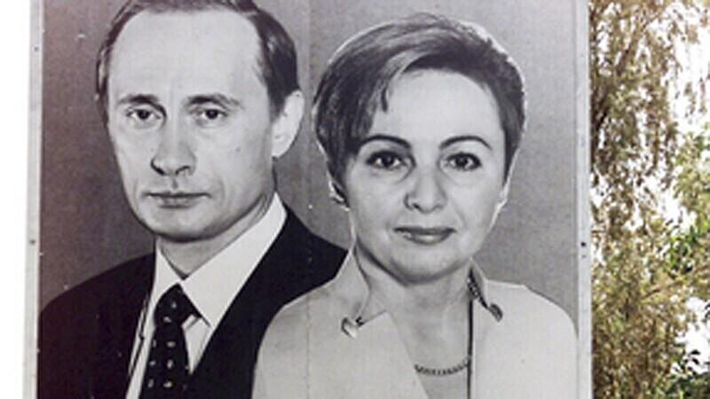 Plakat abielupaar Putinite fotoga 2010.