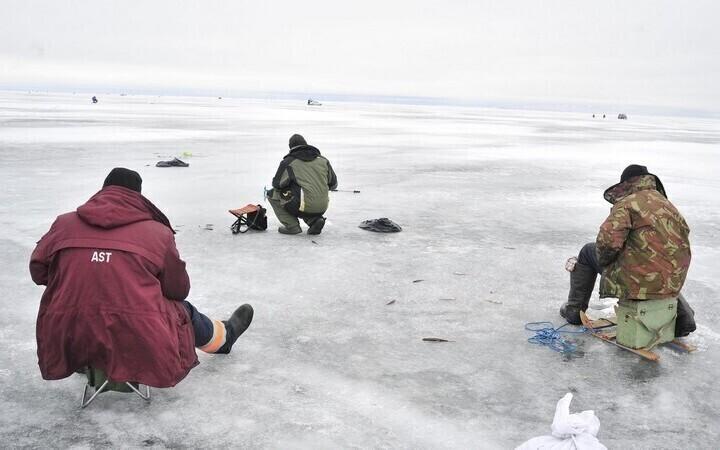 Ice fishers on Lake Peipus.
