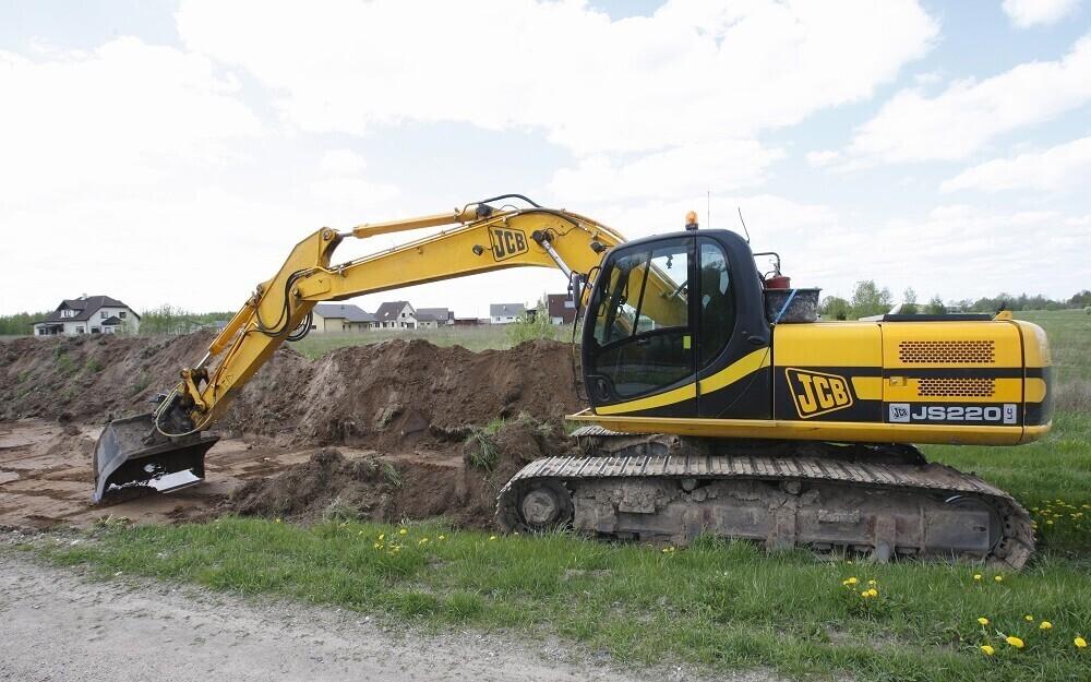 Tracked excavator. The 2nd Infantry Brigade will need six of these, and is planning to rent them.