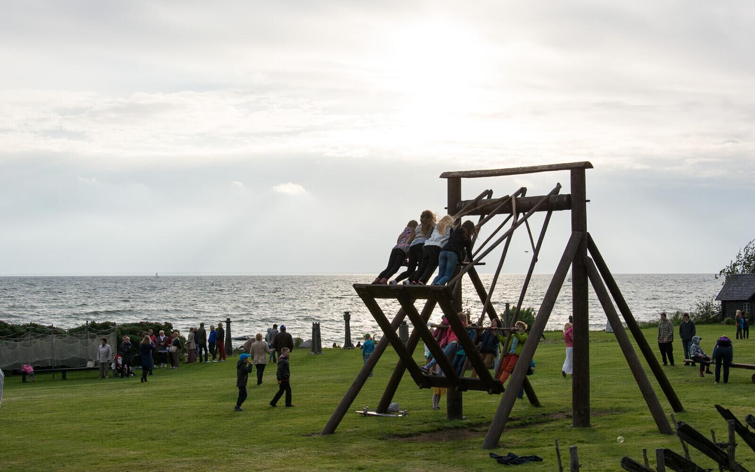 Eestlased tähistamas.