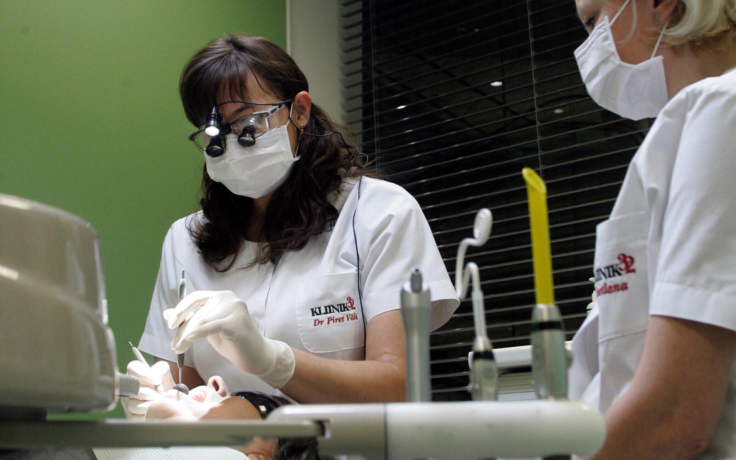 Anyone with public health insurance coverage can get between €40 and €80 per year in dental benefits.