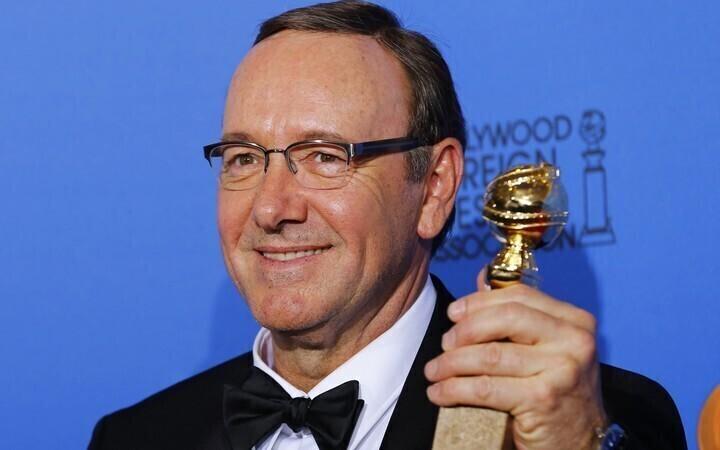 Кевина Спейси изгоняют из киноиндустрии из-за секс-скандала.