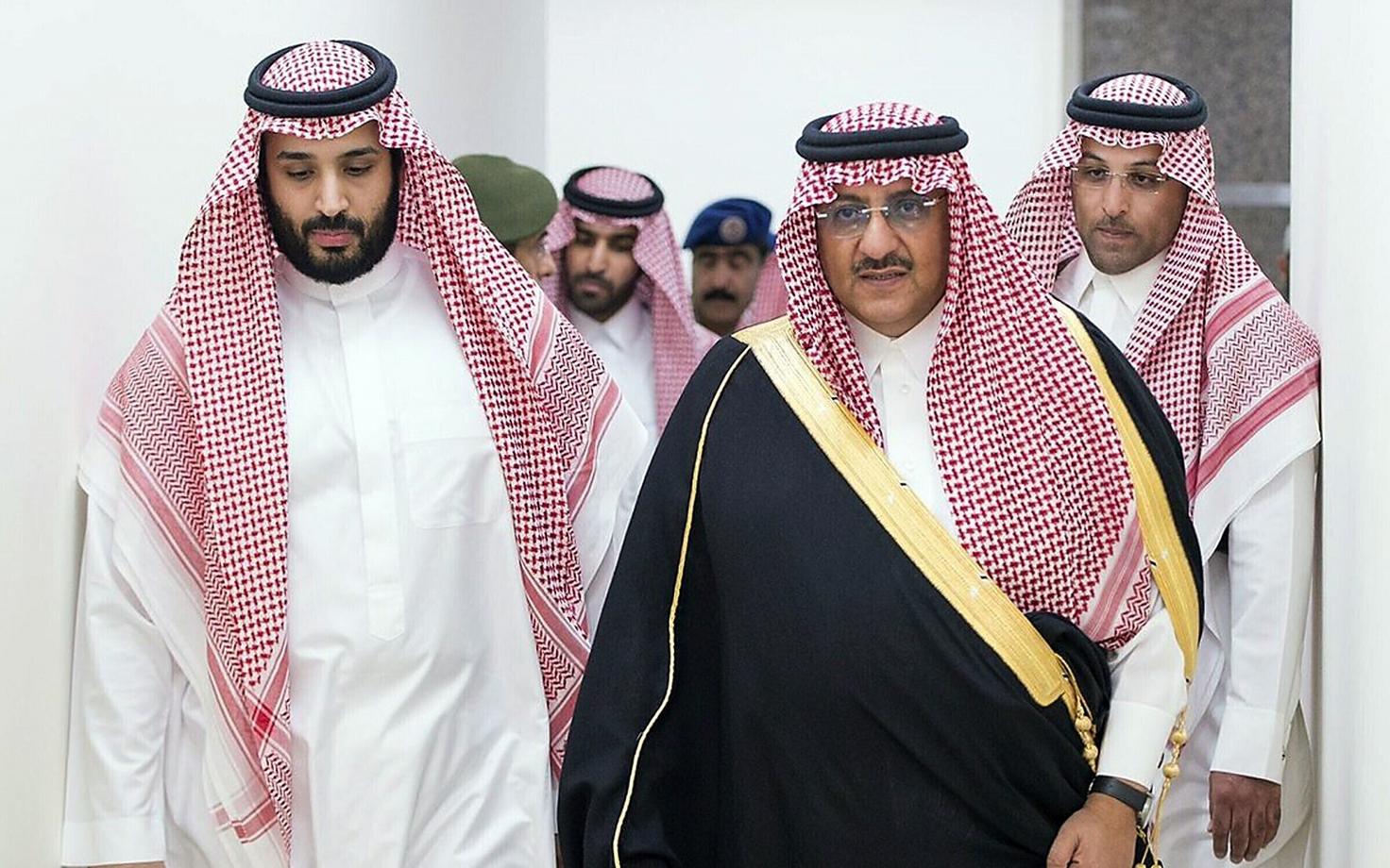 Mohammed bin Salman (vasakul) ja uus kroonprints Mohammed bin Nayef