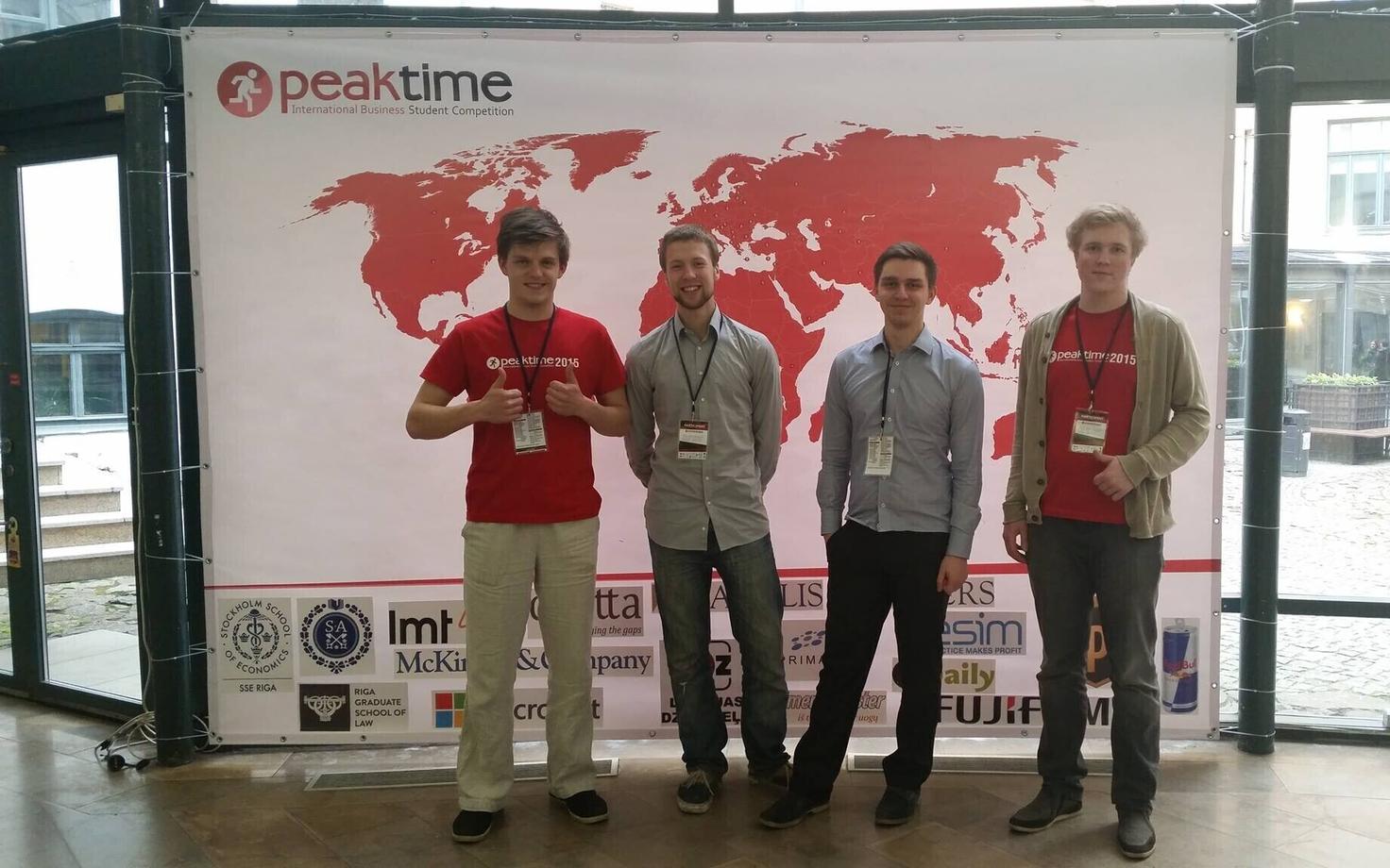 Eesti võistkond Peak Time finaalis Riias. Vasakult: Sander Tars, Joosep Kivastik, Martin Sillasoo ja Siim Kasela.