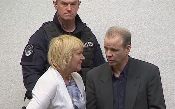 Ассар Паулус (справа) на суде. Иллюстративное фото.