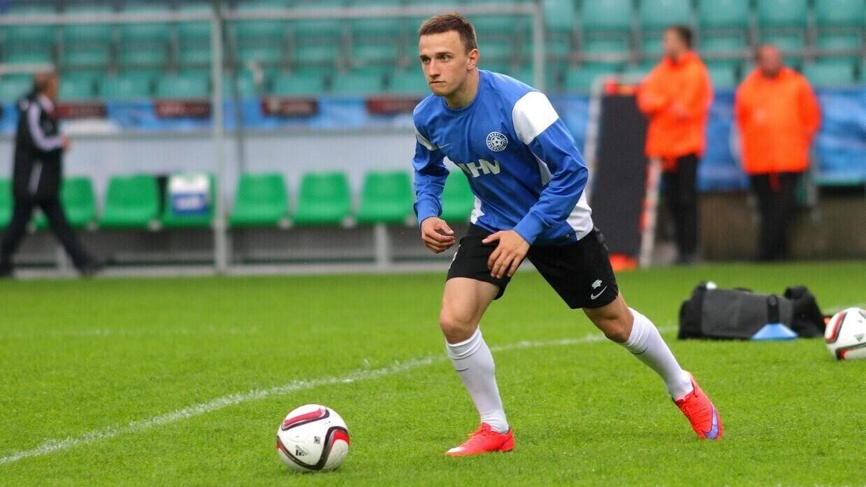 Максим Гусев на тренировке сборной Эстонии.