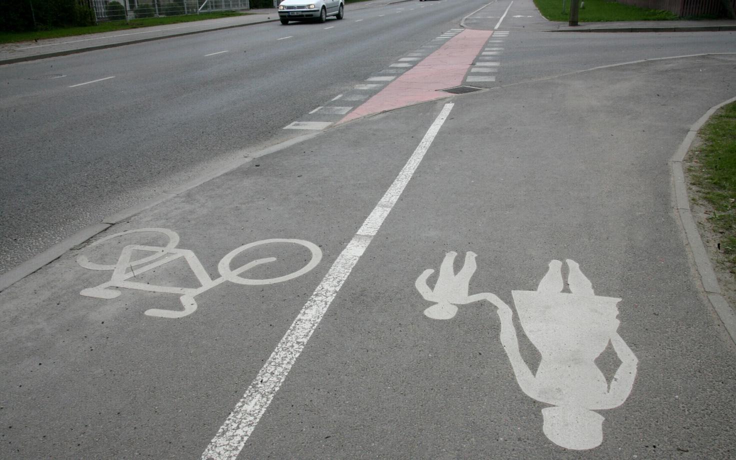 Kergliiklustee Tartus Võru tänaval.