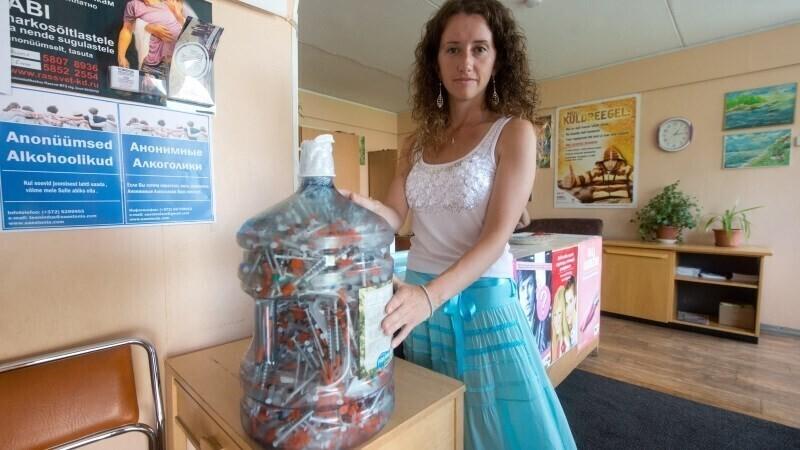 В пункте обмена шприцов на улице Эрика в Пыхья-Таллинне.