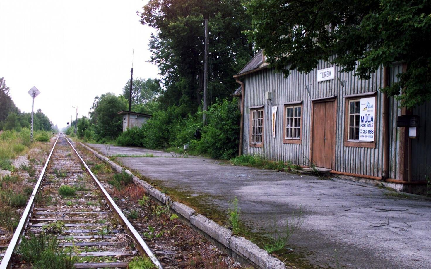 For sale: The railway station in Turba.