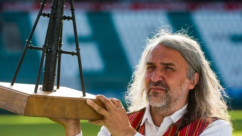 Айвар Похлак на стадионе