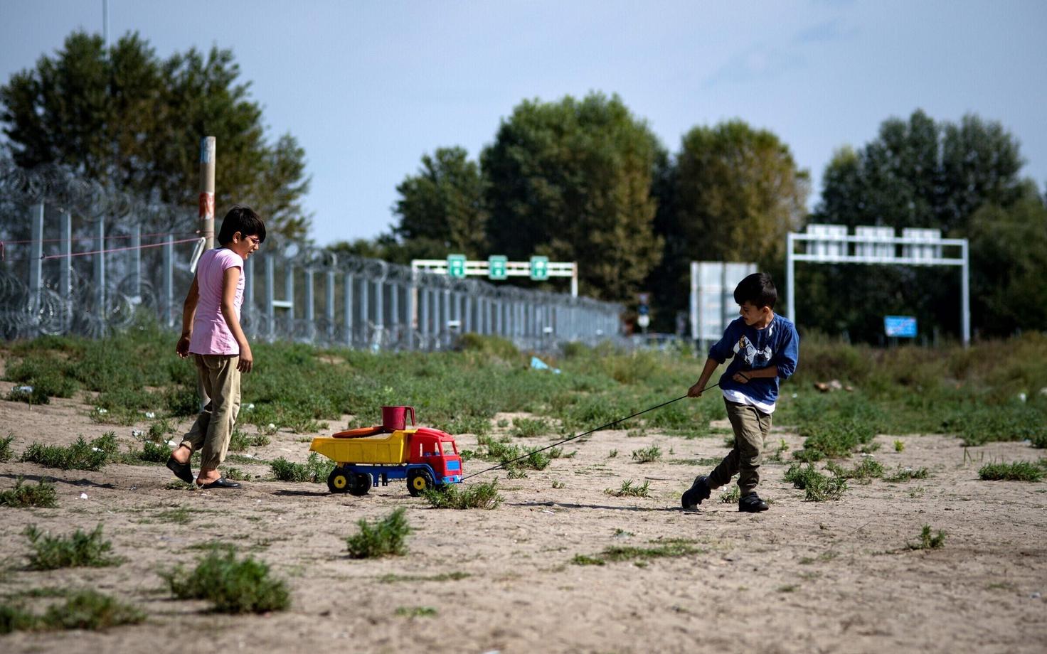 Migrandid Serbia-Ungari piiri lähistel.
