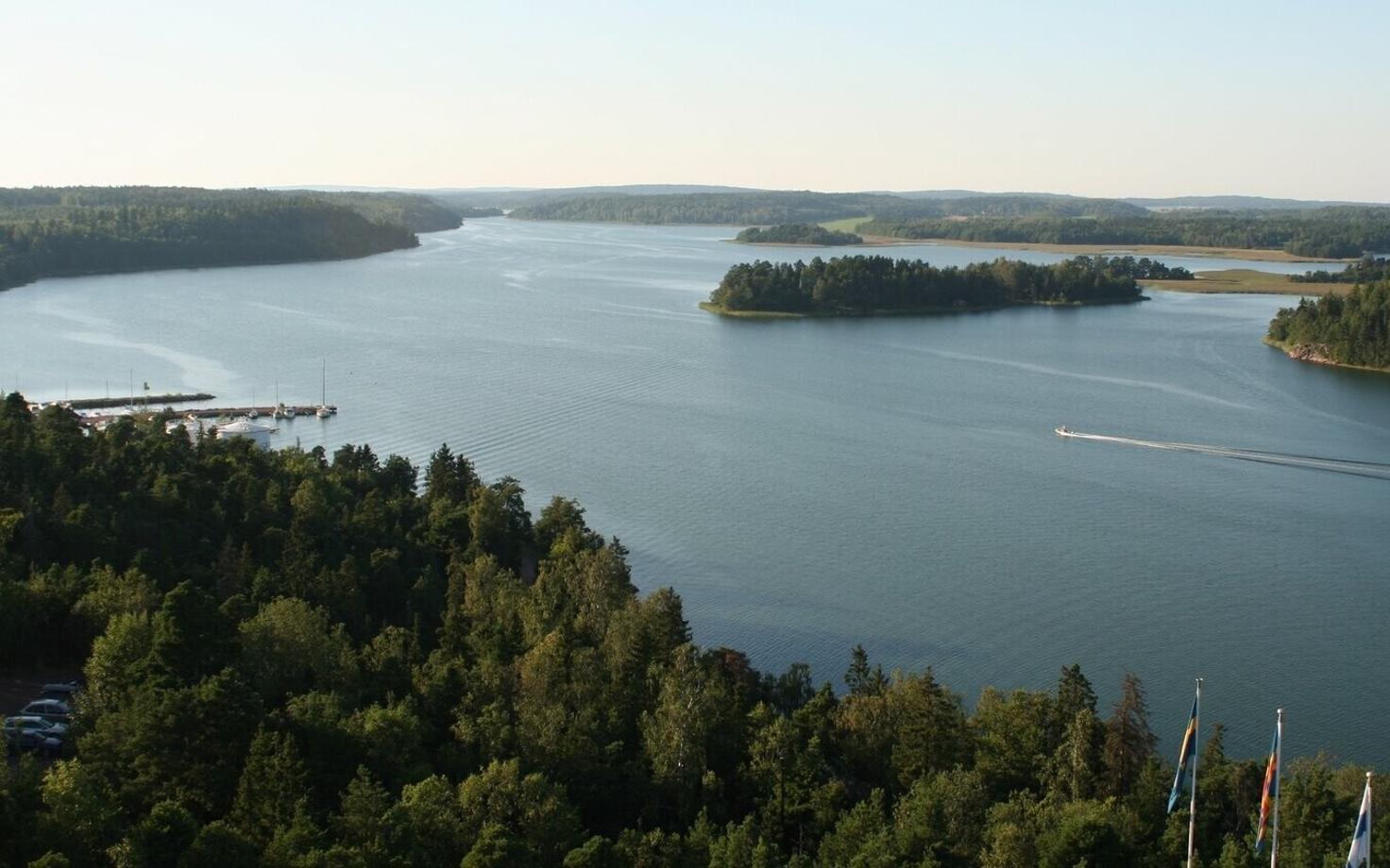 Ahvenamaa rannik Finströmi vallas.