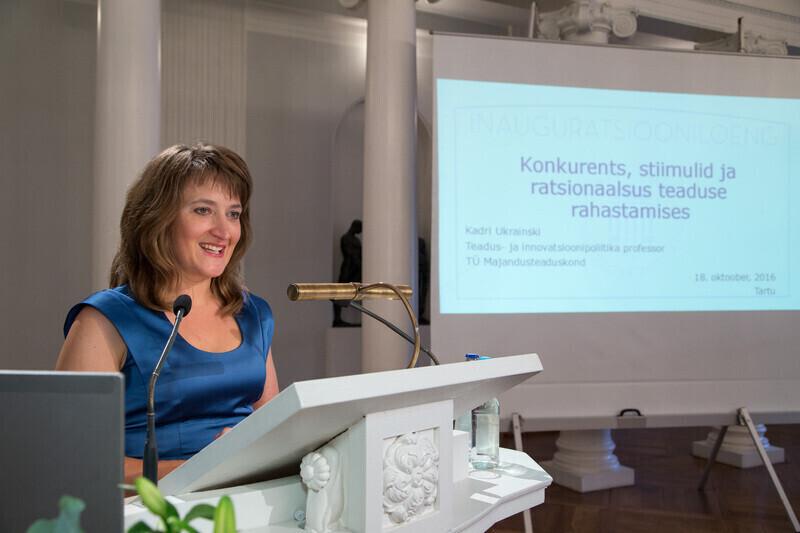 Tartu ülikooli teadus- ja innovatsioonipoliitika professor Kadri Ukrainski ülikooli aulas.