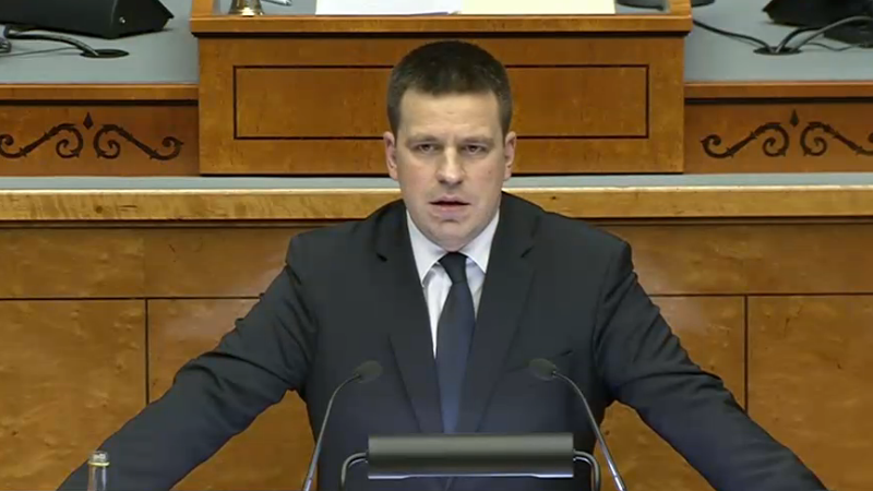 Выступление Юри Ратаса перед Рийгикогу.