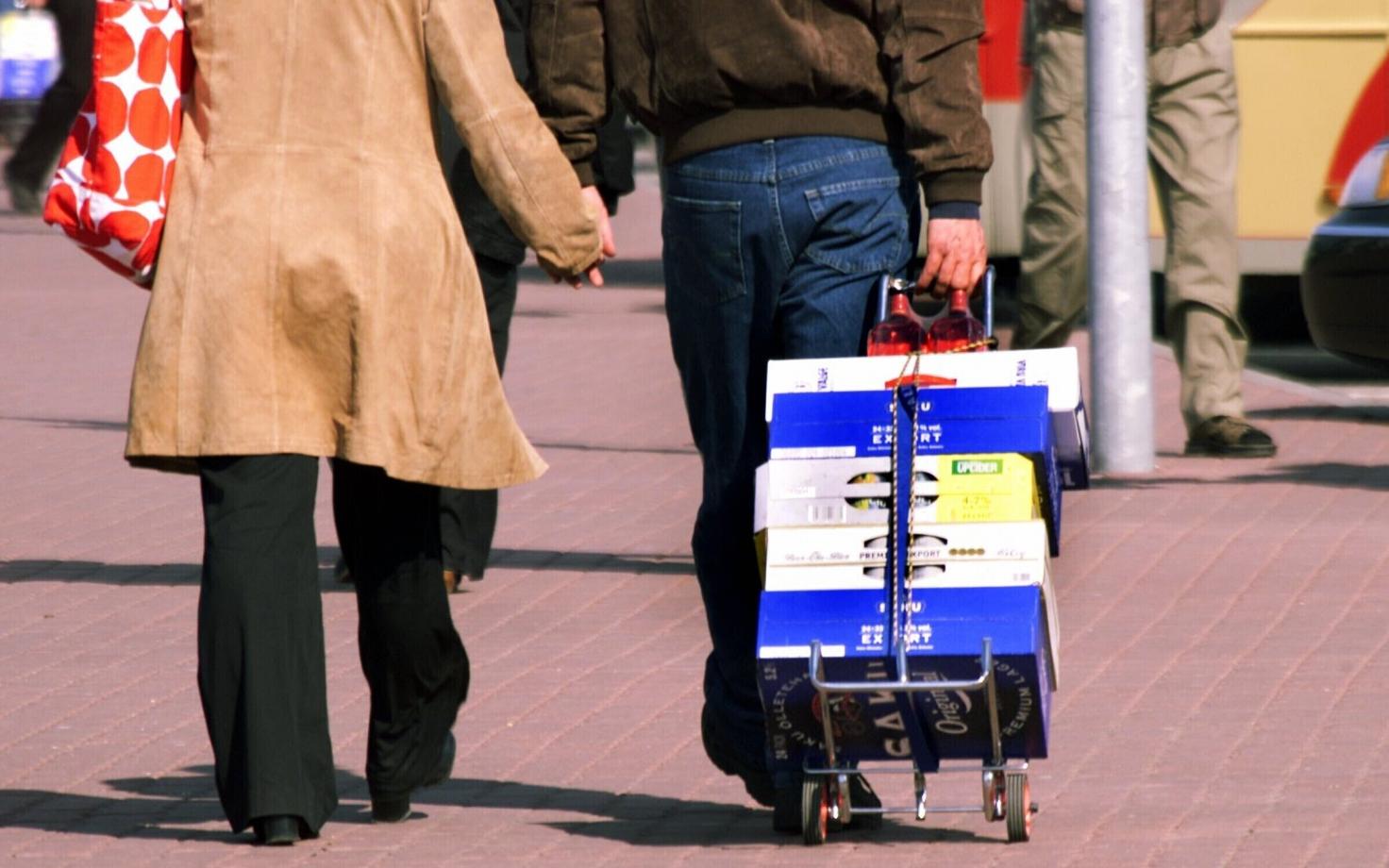 Alkoholiseaduse eelnõu jõudis riigikogu suurde saali, kuid küsitavusi on selles veel palju.