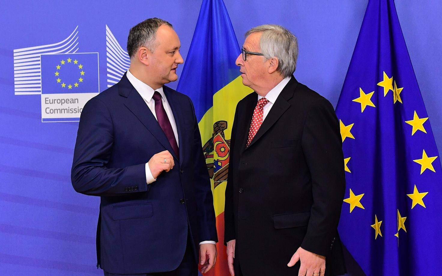 Президент Молдавии Игорь Додон и глава Еврокомиссии Жан-Клод Юнкер.