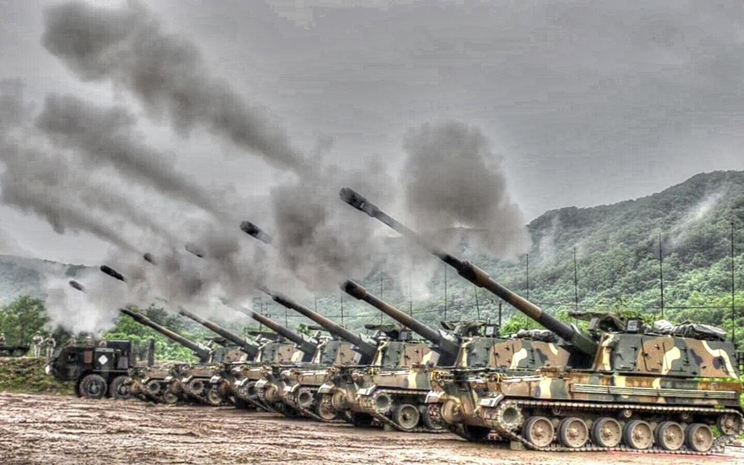 Liikursuurtükid K9 Thunder õppusel.