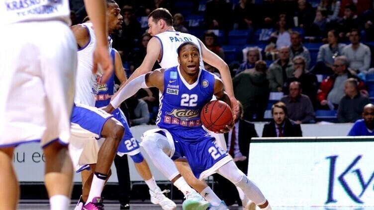 Демонте Харпер показывал яркую игру в этом сезоне.