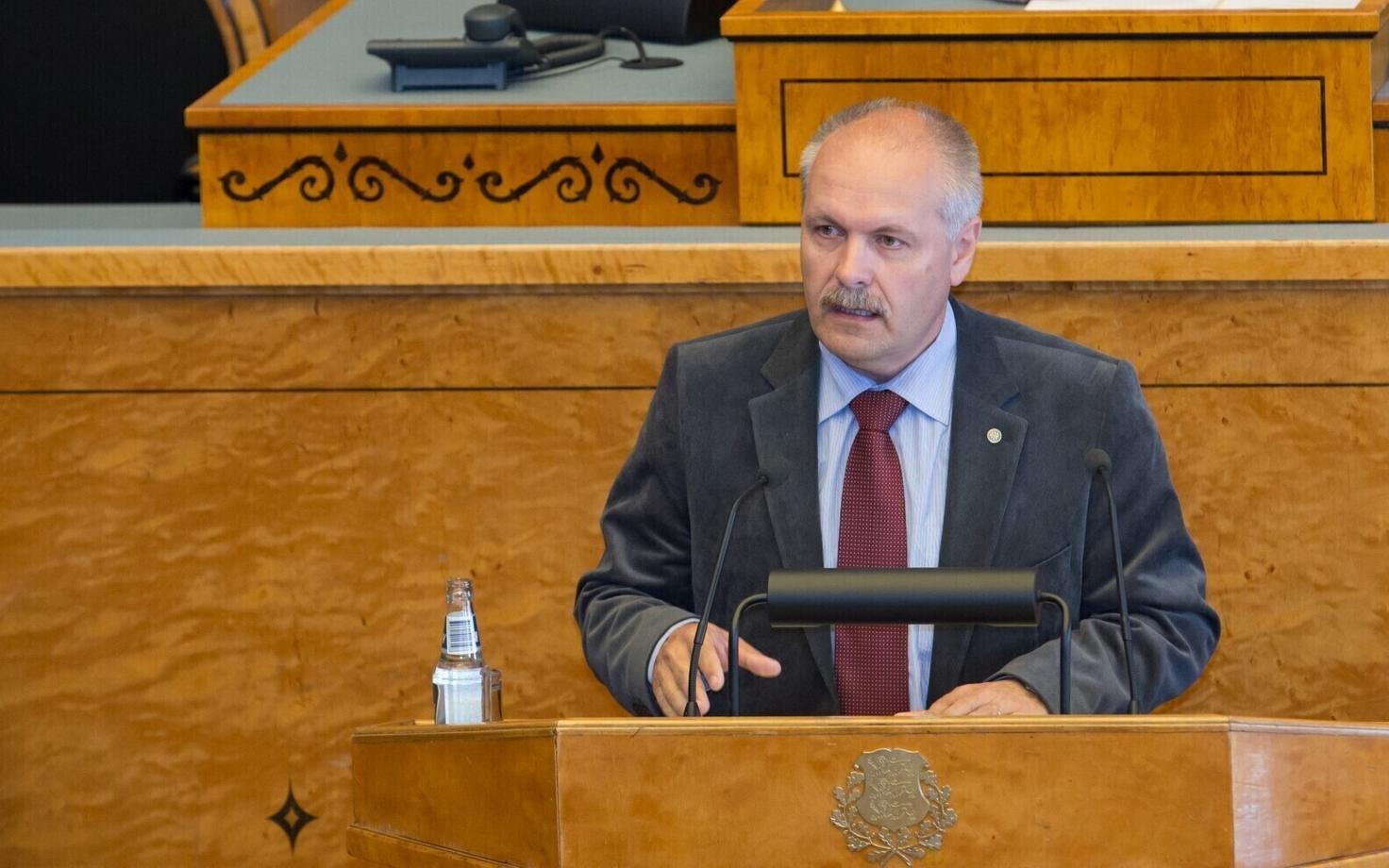 EKRE's Henn Põlluaas, speaking at the XIII Riigikogu.