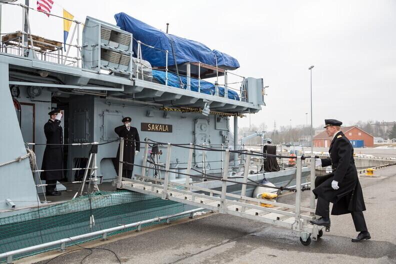 Вступление в должность командира минного тральщика Sakala Аннеса Бабенко.