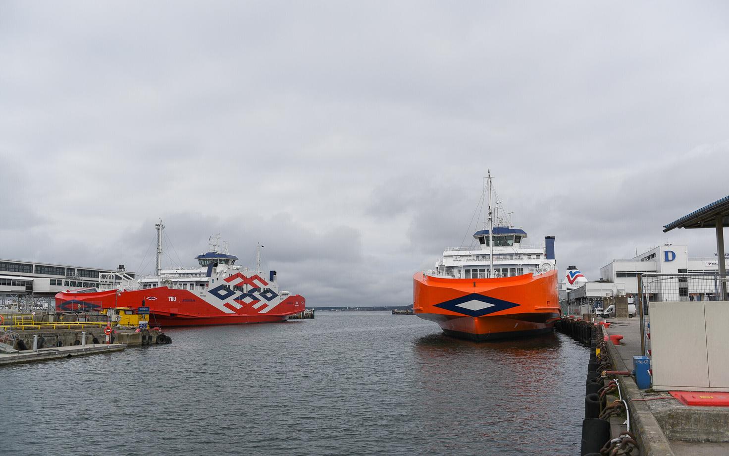 Паромы Tiiu и Piret.
