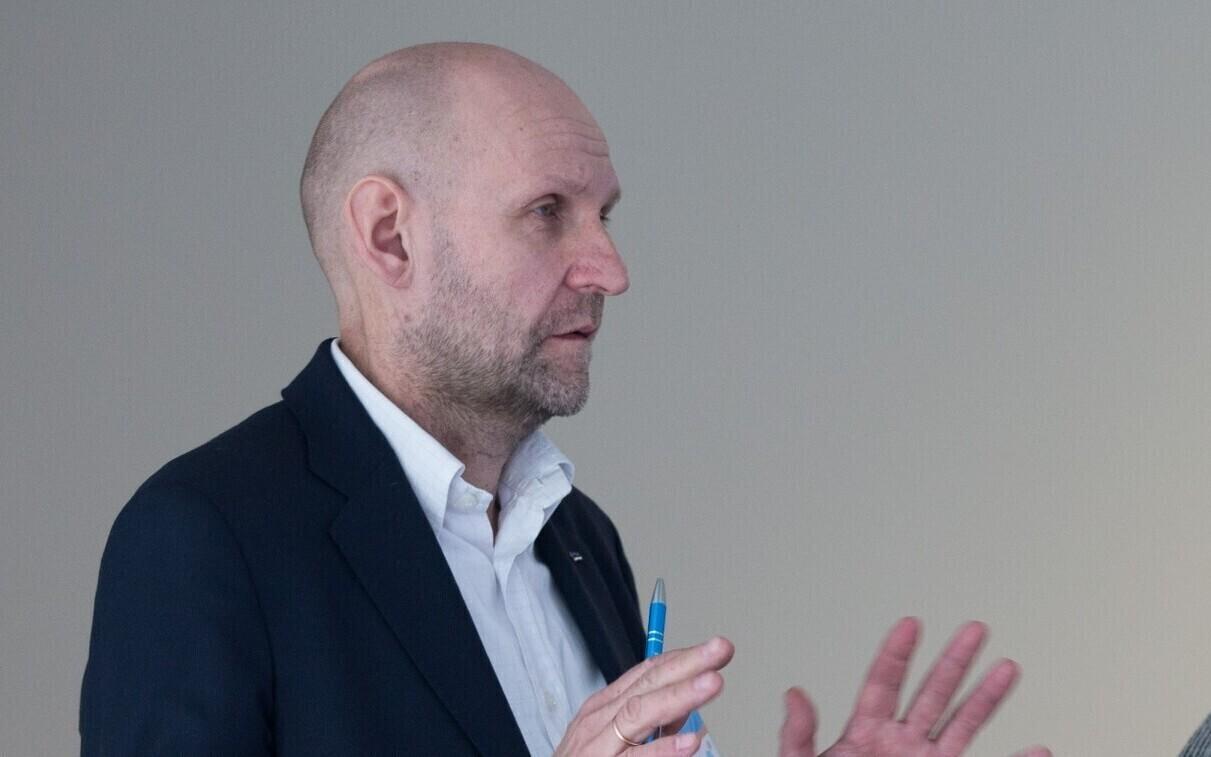 Хелир-Валдор Сеэдер.