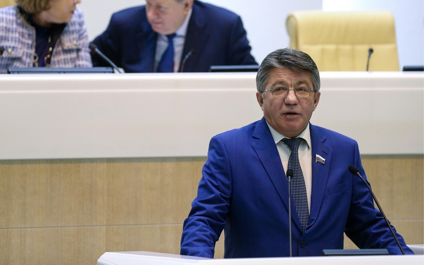Vene föderatsiooninõukogu kaitse- ja julgeolekukomisjoni esimees Viktor Ozerov.