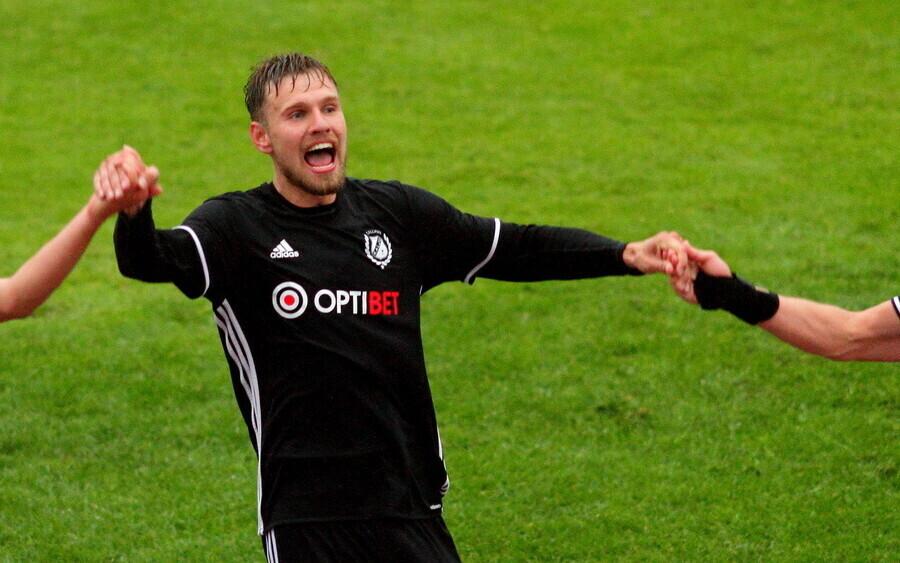 Артем Дмитриев решил покинуть