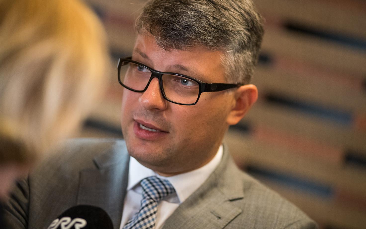 Keskerakondlaste eraldi valimisnimekirja esialgu ei tule.