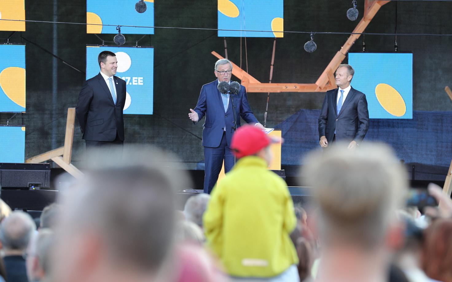 Vabaduse väljakul tähistati eesistumist uhke kontsert-etendusega