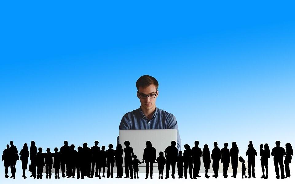 Üldiselt kaldub individualistlikemal inimestel olema rohkem sotsiaalset kapitali kui kollektivistlikumatel inimestel.