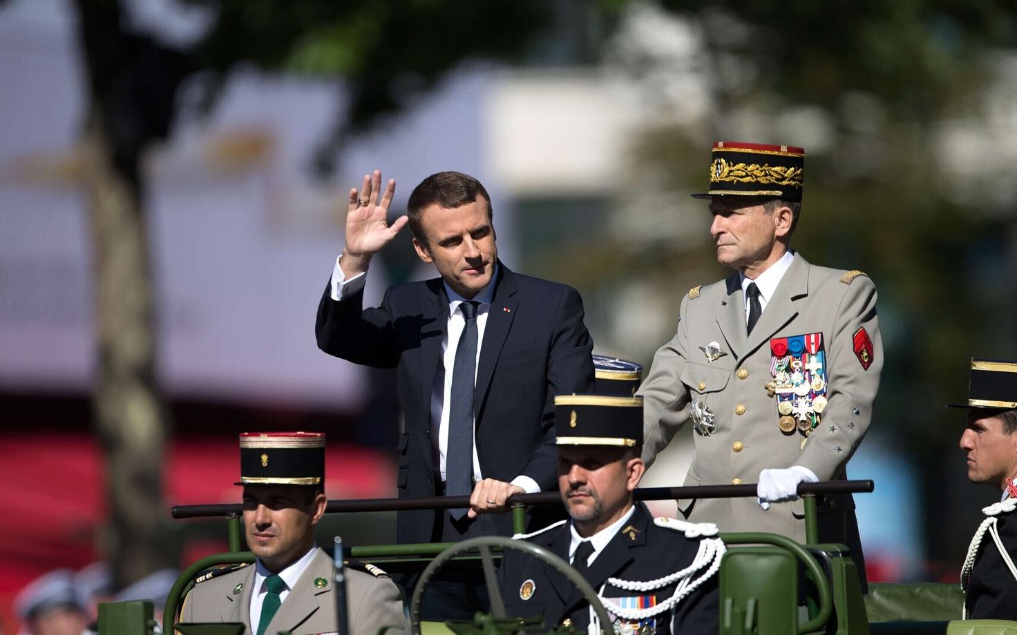 President Macron ja kindral de Villiers 14. juuli paraadil.