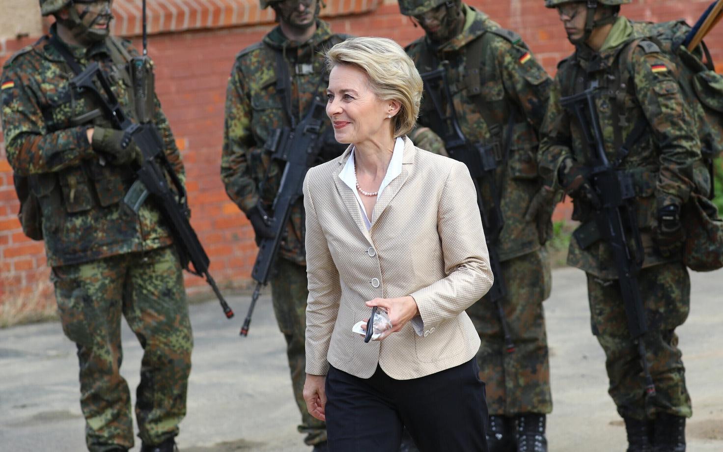 Saksamaa kaitseminister Ursula von der Leyen Baieri liidumaal asuvas Saalecki baasis.