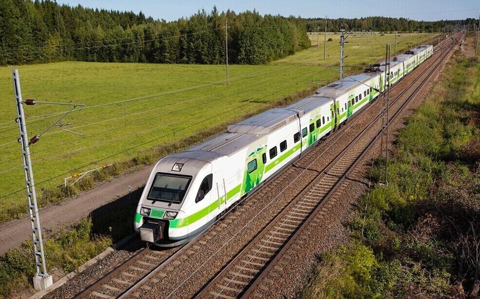 Поезд финской компании VR.