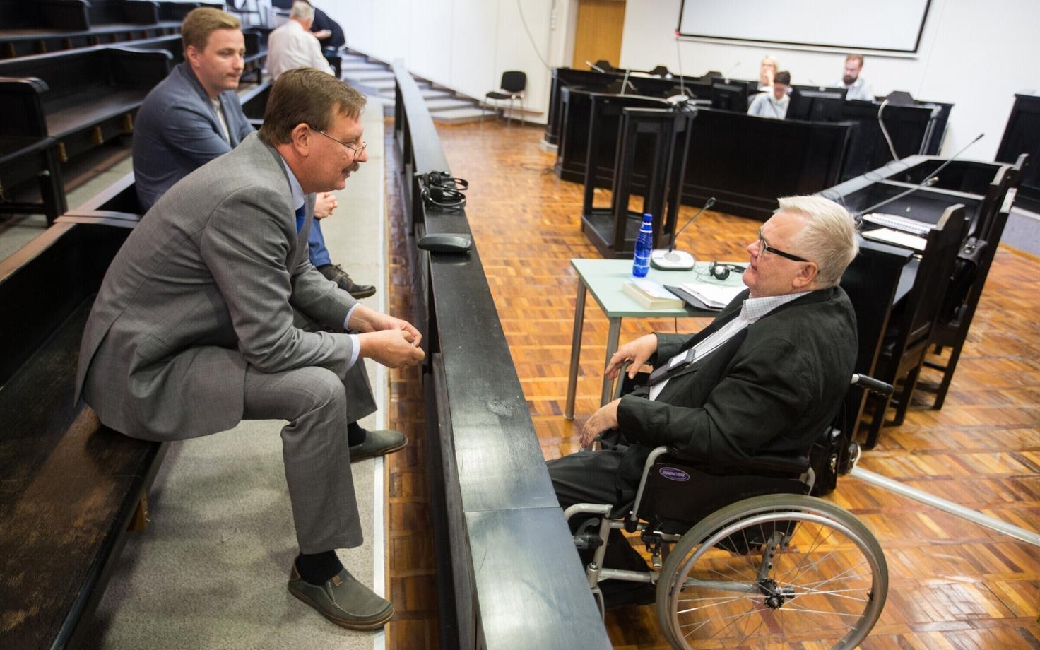 Таави Аас (слева) выступил в роли свидетеля по делу Сависаара.