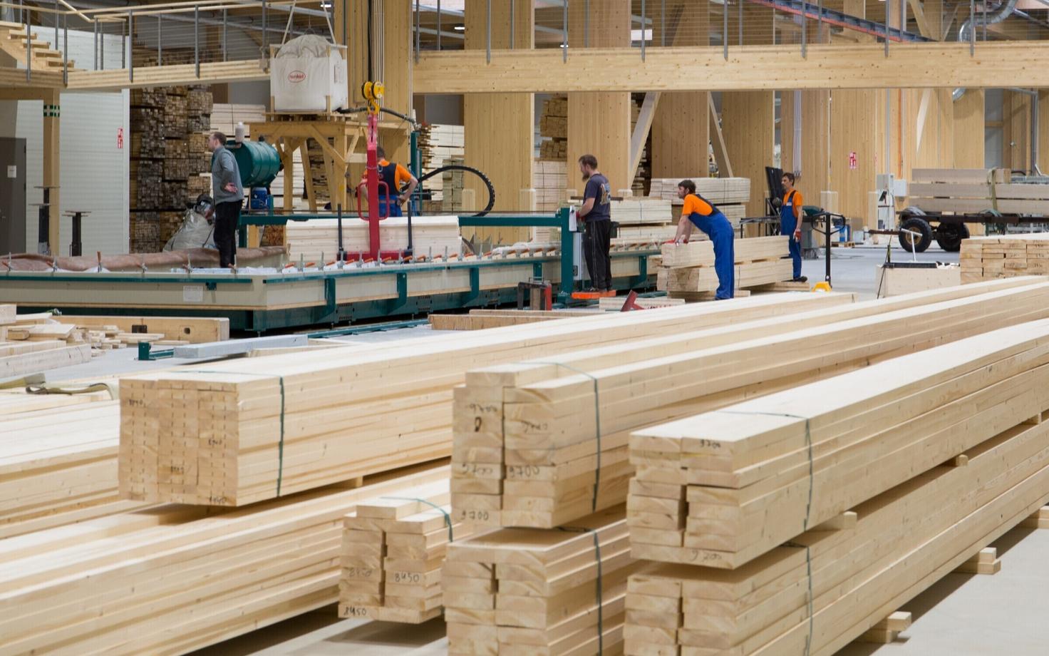 Employees at an Arcwood (Peetri Puit) factory in Põlva. Prices in manufacture of wooden products saw an increase in July.