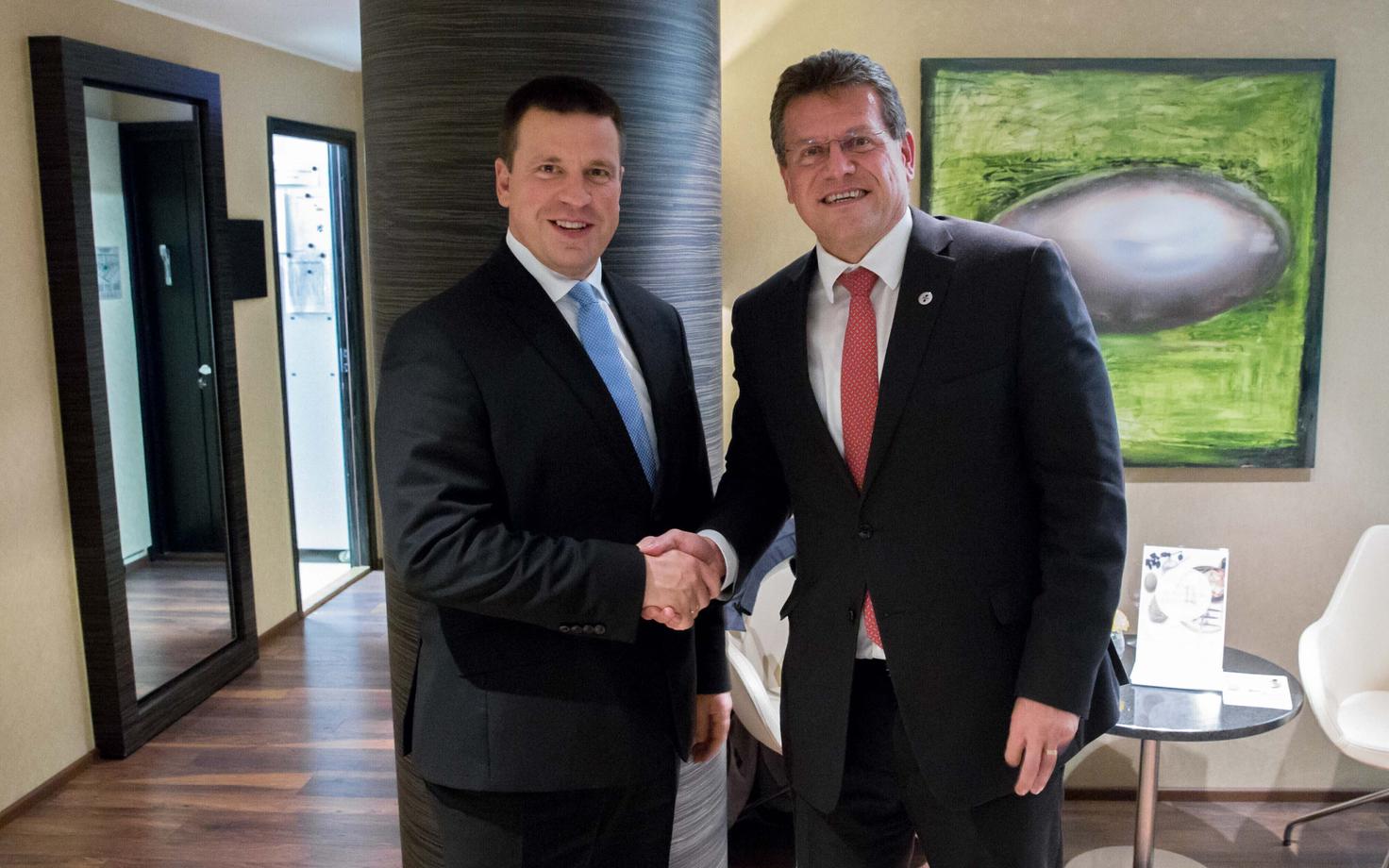 Prime Minister Jüri Ratas (Center) and Vice-President of the European Commission Maroš Šefčovič in Tallinn on Tuesday. Sept. 19, 2017.