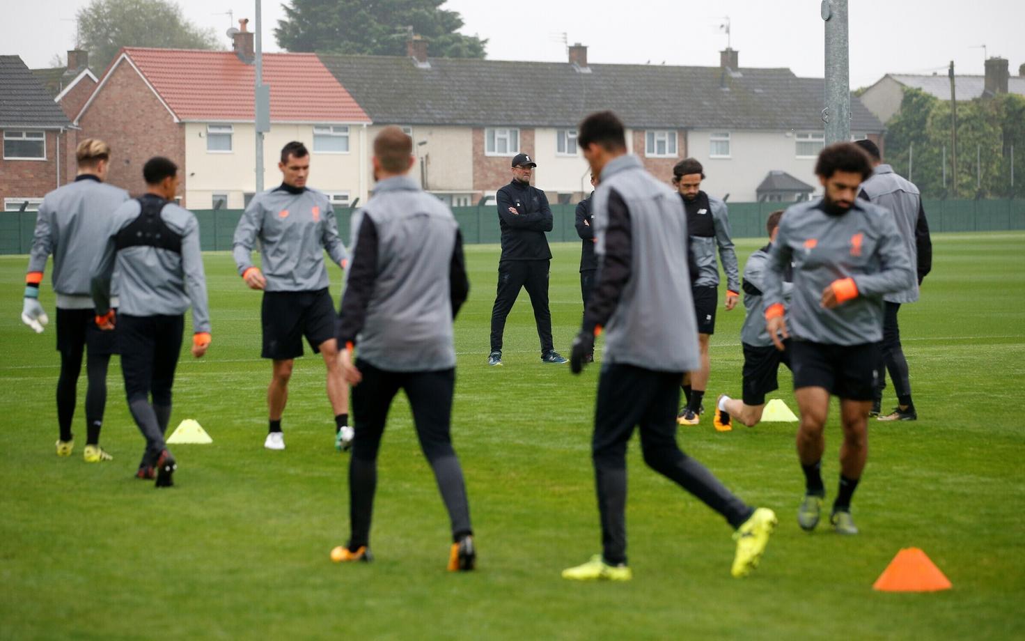 Jürgen Klopp Liverpooli Meistrite liiga eelsel treeningul.