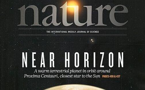 Ajakiri Nature on juba mõned aastad pakkunud autoritele võimalust valida kas poolpime või topeltpime retsenseerimine. Kas see on viinud aga kallutatuse vähenemisele retsenseerimisprotsessis, on vaieldav.